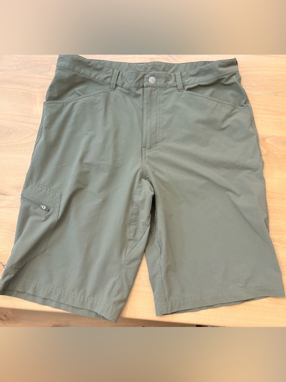 Patagonia Olive/Tan Men's Shorts - Neutral Outdoor Style